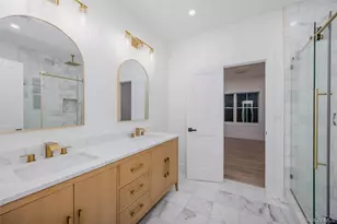 730 Boelsen Dr, Westbury, NY 11590 - Photo 16