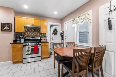 42 Warren Street, New Rochelle, NY 10801 - Photo 2