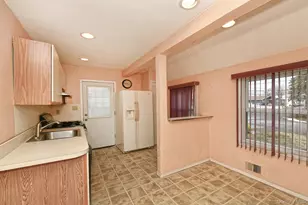 4 Deepdale Dr, Brentwood, NY 11717 - Photo 8