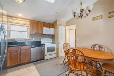 4 Laurel Lane, Shirley, NY 11967 - Photo 6