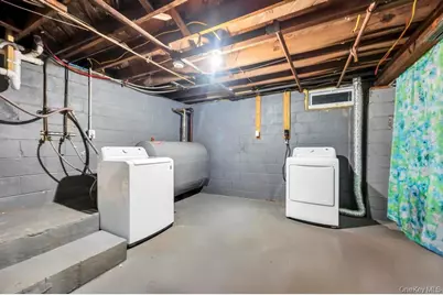 39 Andrews Avenue, Wheatley Heights, NY 11798 - Photo 18