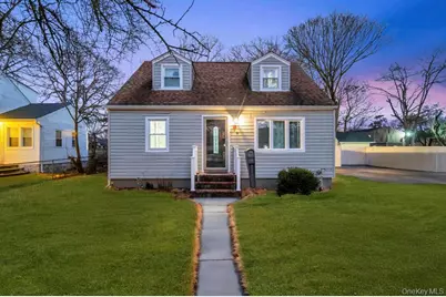 39 Andrews Avenue, Wheatley Heights, NY 11798 - Photo 1