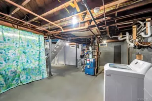 39 Andrews Ave, Wheatley Heights, NY 11798 - Photo 16