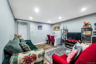 39 Andrews Ave, Wheatley Heights, NY 11798 - Photo 14