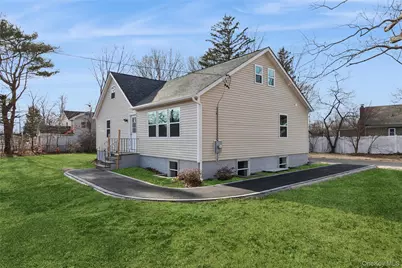 232 Berkshire Drive, Farmingville, NY 11738 - Photo 2