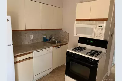 51 Smith Street #B5, Merrick, NY 11566 - Photo 6