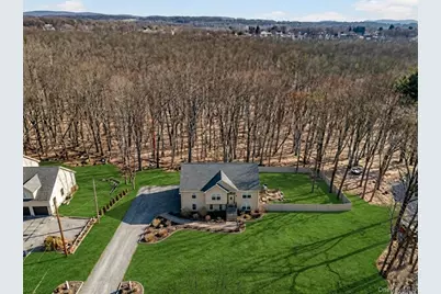 31 Greenshire Way, Walden, NY 12586 - Photo 2