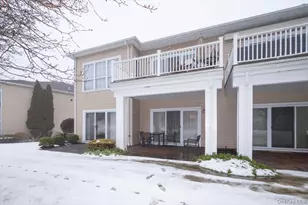 37 Windwatch Dr, Hauppauge, NY 11788 - Photo 36