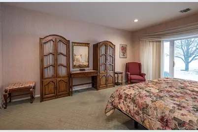 37 Windwatch Drive, Hauppauge, NY 11788 - Photo 24