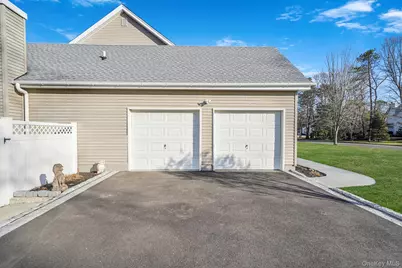 7 Sander Court, Middle Island, NY 11953 - Photo 4