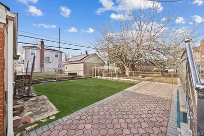 8132 265th Street, Glen Oaks, NY 11004 - Photo 32