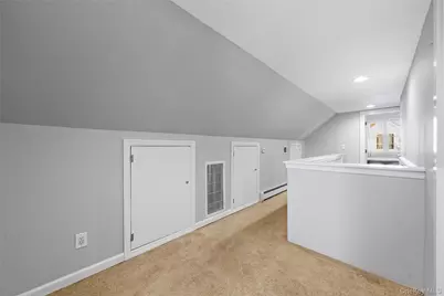 60 Pickwick Lane, North Babylon, NY 11703 - Photo 28