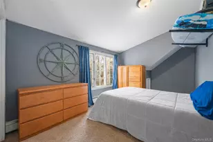 60 Pickwick Ln, North Babylon, NY 11703 - Photo 24