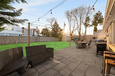 60 Pickwick Lane, North Babylon, NY 11703 - Photo 34