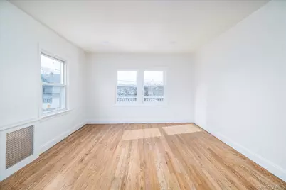 9 Hanover Place #2nd floor unit, Rockville Centre, NY 11570 - Photo 4