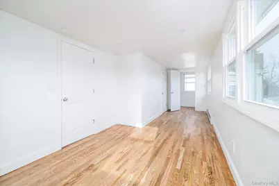 9 Hanover Place #2nd floor unit, Rockville Centre, NY 11570 - Photo 8