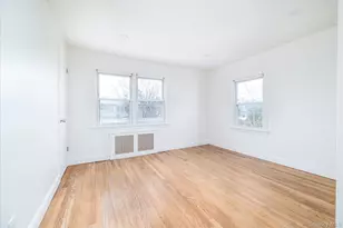 9 Hanover Pl, Rockville Centre, NY 11570 - Photo 14