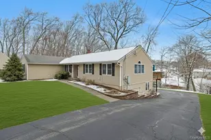 42 Briarwood Dr, New City, NY 10956 - Photo 2