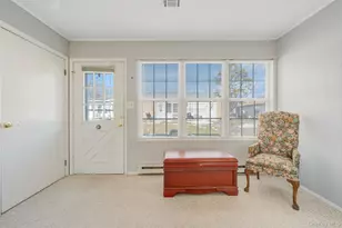 423 Woodbridge Dr, Ridge, NY 11961 - Photo 4