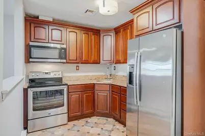 423 Woodbridge Drive #B, Ridge, NY 11961 - Photo 14
