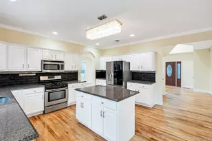 1 Crystal Ct, Smithtown, NY 11787 - Photo 18