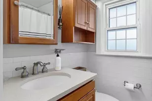 9 Garden Pl, Bay Shore, NY 11706 - Photo 6