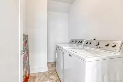 121 Marina Pointe Drive #121, East Rockaway, NY 11518 - Photo 22