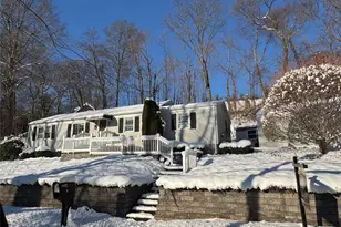81 Oakside Rd, Smithtown, NY 11787 - Photo 4