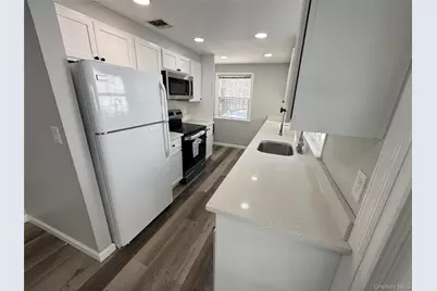 81 Oakside Road, Smithtown, NY 11787 - Photo 6