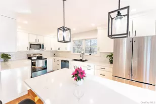 8 Overlook Ct, Cortlandt Manor, NY 10567 - Photo 8