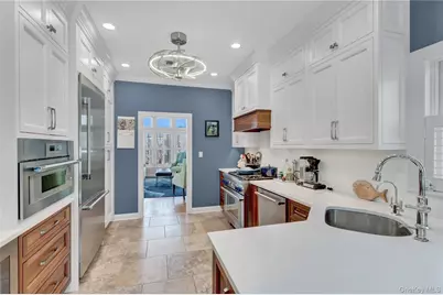 106 Freeport Avenue, Point Lookout, NY 11569 - Photo 16