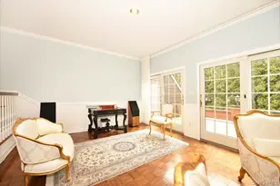 10 Southgate Cir, Massapequa Park, NY 11762 - Photo 4