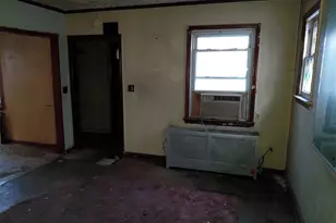 130-31 218th St, Springfield Gardens, NY 11413 - Photo 4