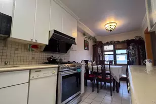 61-26 160th St, Fresh Meadows, NY 11365 - Photo 8