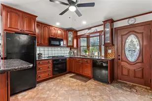 26 Community Rd, Bay Shore, NY 11706 - Photo 8