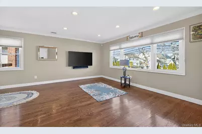 306 Bayville Avenue, Bayville, NY 11709 - Photo 16