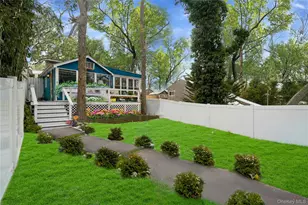 74 Richardson Ave, East Hampton, NY 11937 - Photo 18