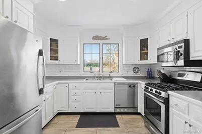 87 Gould Street, East Hampton, NY 11937 - Photo 8