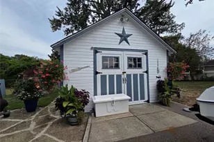 1405 Ohio Ave, Bay Shore, NY 11706 - Photo 10