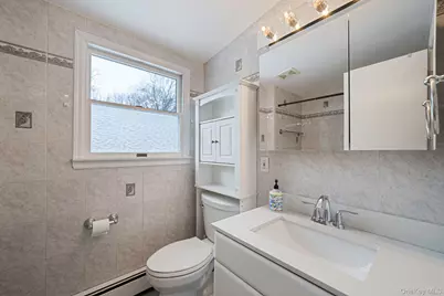 [Address not provided], Bohemia, NY 11716 - Photo 14