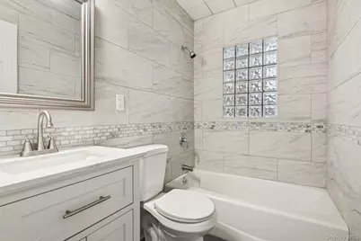 16 Belgrave Avenue, Bay Shore, NY 11706 - Photo 10