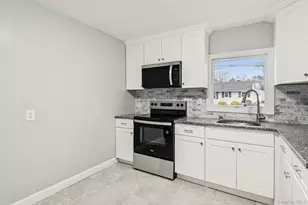 16 Belgrave Ave, Bay Shore, NY 11706 - Photo 8