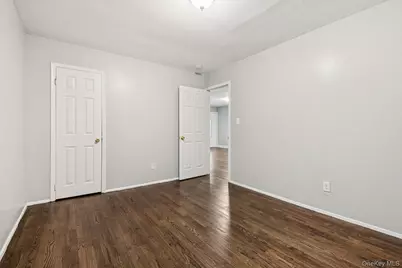 16 Belgrave Avenue, Bay Shore, NY 11706 - Photo 18