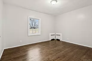 16 Belgrave Ave, Bay Shore, NY 11706 - Photo 12