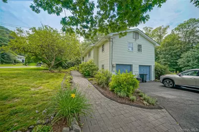 12 Capri Drive, Spring Valley, NY 10977 - Photo 2