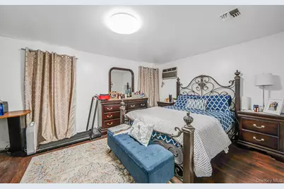 146 Terrace Avenue, Elmont, NY 11003 - Photo 10