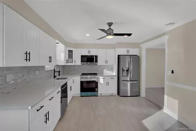 78 Juniper Avenue, Ronkonkoma, NY 11779 - Photo 8