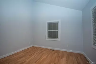 27 Cynthia Lane, Center Moriches, NY 11934 - Photo 10