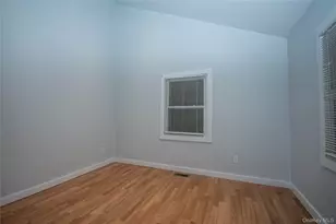 27 Cynthia Ln, Center Moriches, NY 11934 - Photo 10