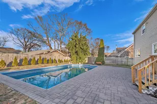 39 Appel Dr E, Shirley, NY 11967 - Photo 18